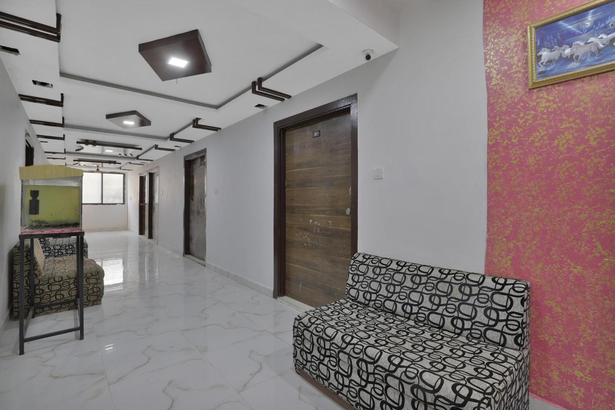 אחמדאבאד Hotel O Rudra Palace מראה חיצוני תמונה